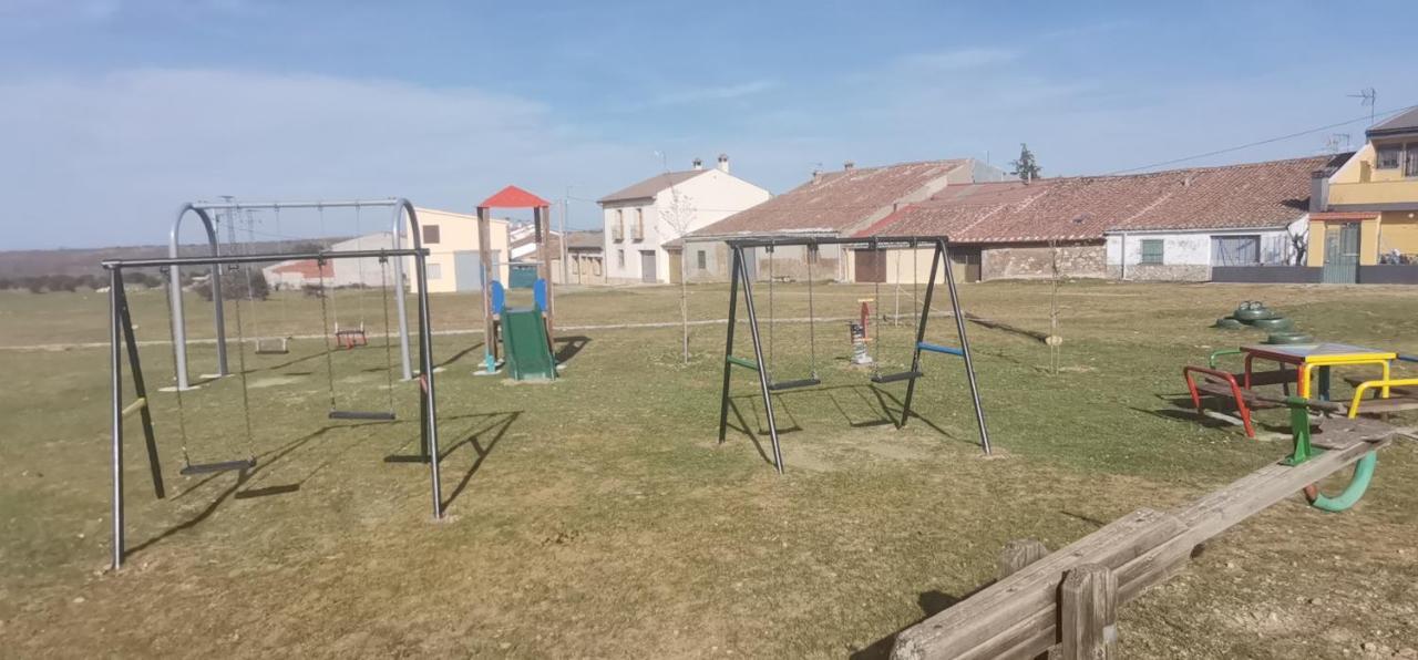 Casa Rural La Casa De Los Pollos Turrubuelo Dış mekan fotoğraf